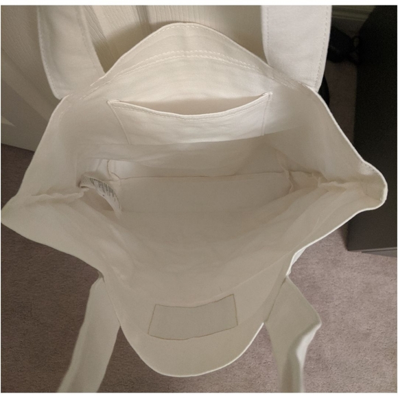 Hollister White Cotton Tote Bag - NWOT *Cute!* - Picture 3 of 5